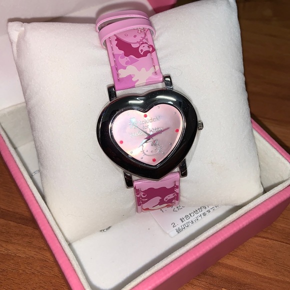 NWT Hello Kitty x Tokidoki Pink Camouflage Heart Face Watch